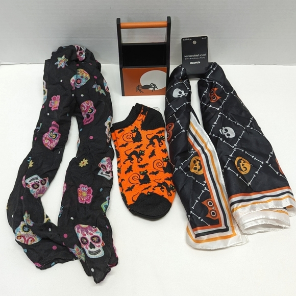 🎃 🦇👻🎃 $50 Value Halloween Goodie Bundle - See Description for Details 🎃👻🦇 - Picture 6 of 14